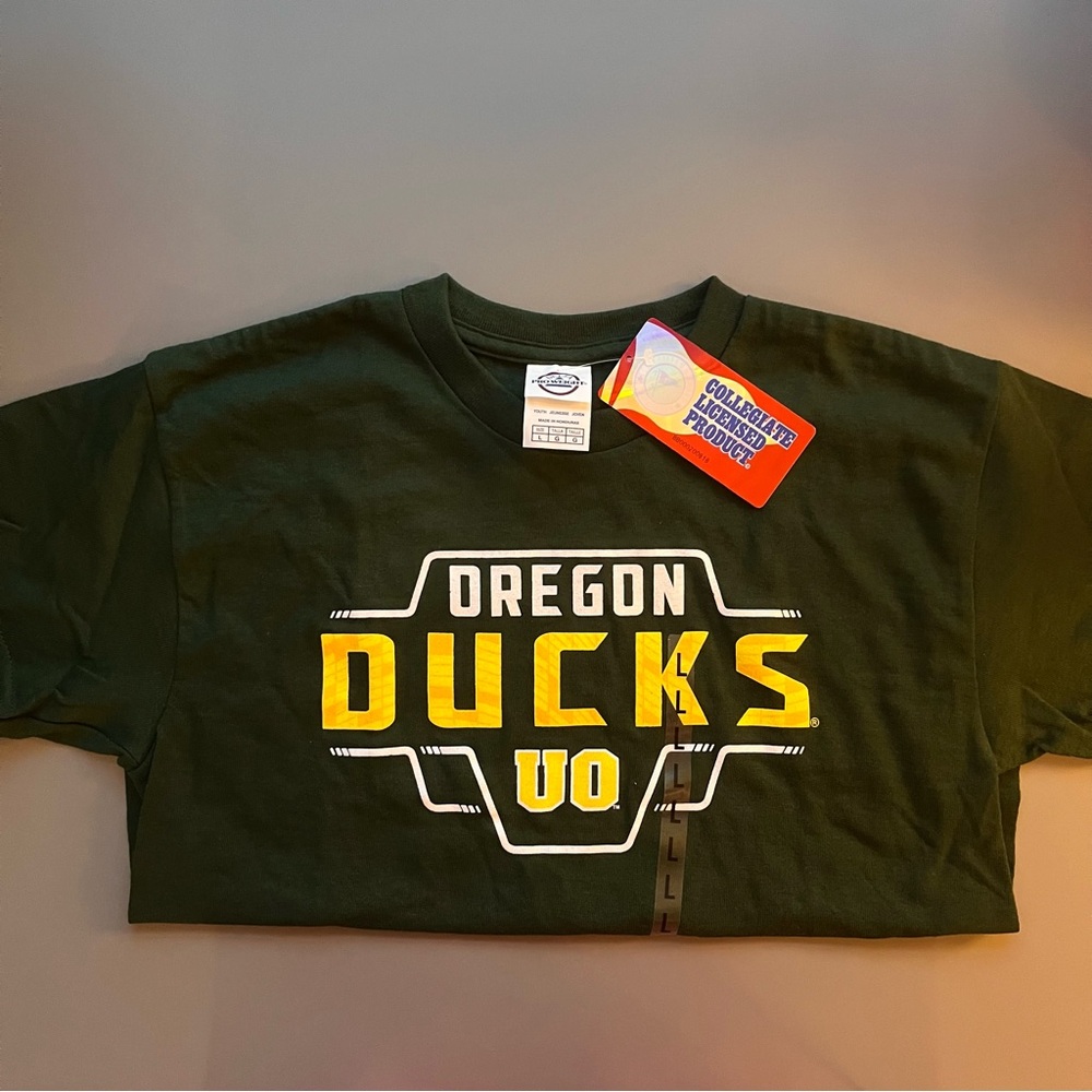 Boys size large NWT Oregon Ducks t shirt